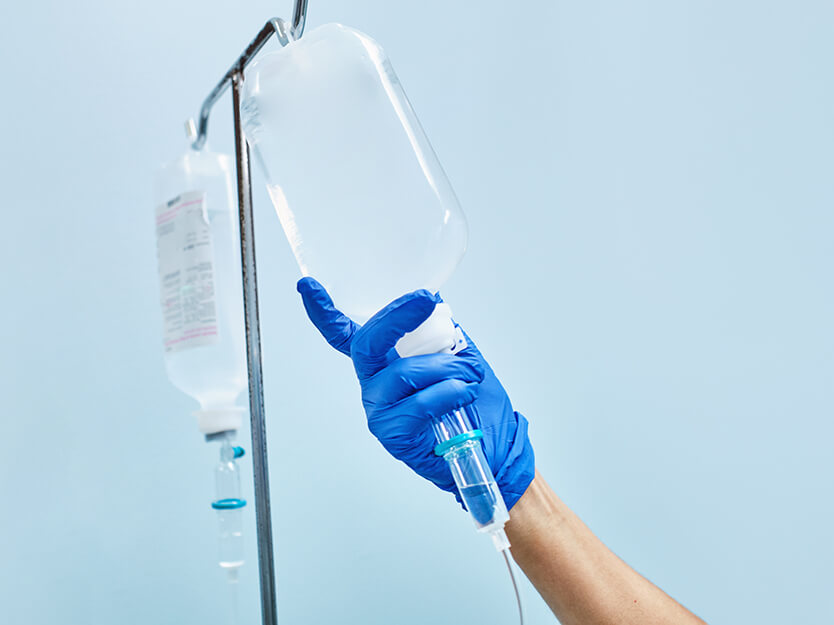 Suero Hangover killer Boost- Además contamos con la hidratación anti cruda la cual se trata de un coctel de:  Analgésicos &quot;para el molesto dolor de cabeza&quot;  Antieméticos &quot;para evitar la nausea y vomito&quot;  Protector gástrico. &quot;para evitar el malestar estomacal&quot;  Vitaminas del grupo B &quot;para darnos energía y estar como nuevo&quot;  CONTIENE:  Suero de base Glucosa al 5% Y Solución Fisiológica al 0.9% &quot;para alcanzar una excelente hidratación&quot; Tiempo de aplicación 2-3 horas dependiendo del paciente.