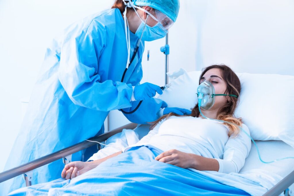EL ACCESO VASCULAR EN EL PACIENTE CRITICO  RETOS Y DESAFIOS DE LA ENFERMERÍA